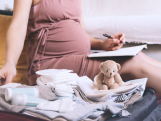 La valise de maternité : Votre guide pratique pour ne rien oublier