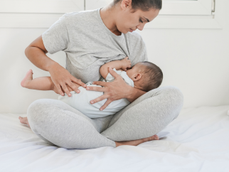 Les signes d'un allaitement efficace : comment savoir si bébé tète bien 