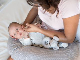 Les rots et le hoquet chez le bébé : Comprendre et soulager
